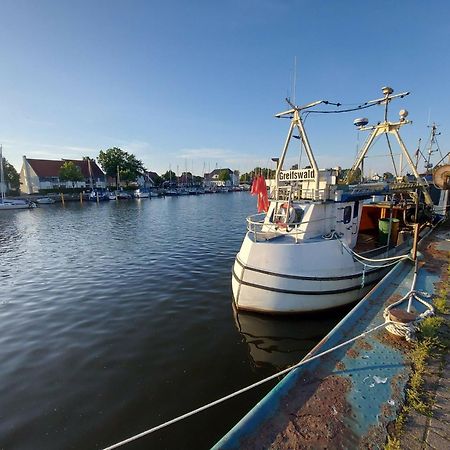 Hochwertige Ferienwohnung Direkt Am Wasser Mit Balkon Greifswald Exteriér fotografie