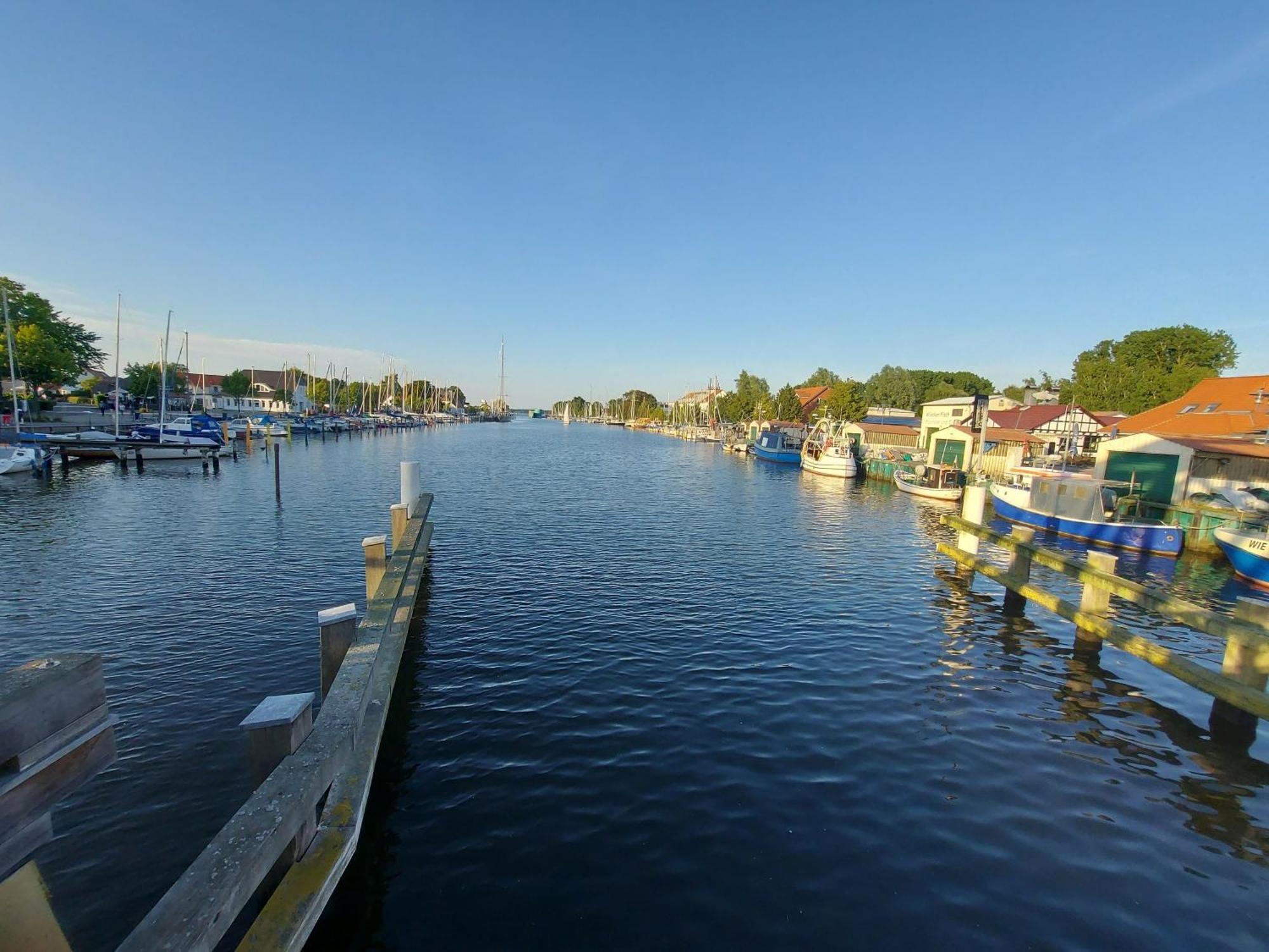Hochwertige Ferienwohnung Direkt Am Wasser Mit Balkon Greifswald Exteriér fotografie